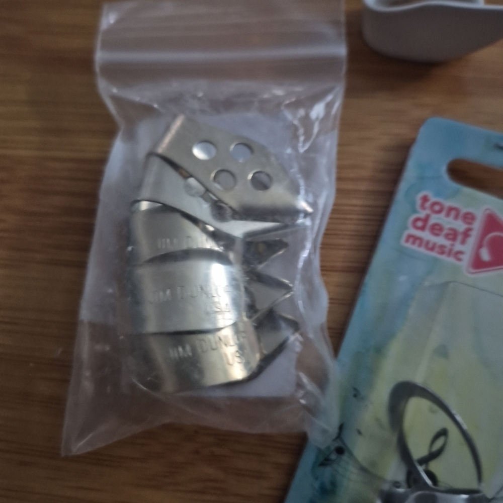 Source Unknown Silver Finger Picks for Stringed Instruments - Picture 5 of 7